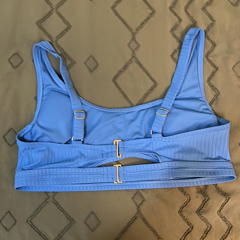 Blue bikini - Picture 6 of 9